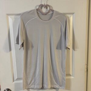 Lululemon Metal Vent Tech Short Sleeve Shirt 2.0 Size Small White